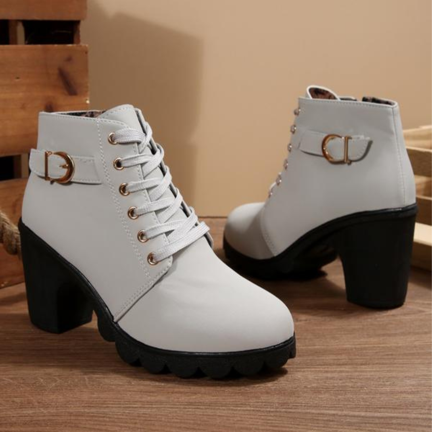 Katni - Chic Lace-Up Boots